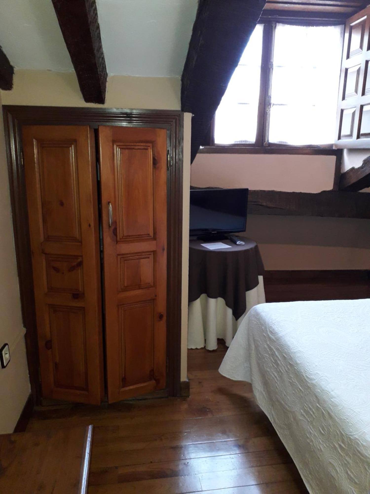 Posada Santa Juliana Santillana del Mar Habitación foto
